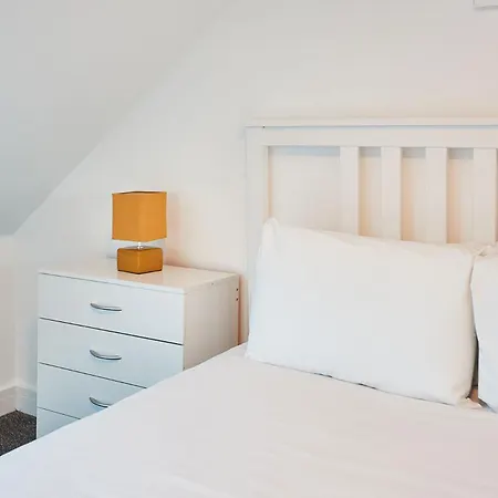 House One In Skinningrove * レッドカー